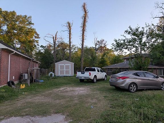 2nd image of 2313 W Little York Rd