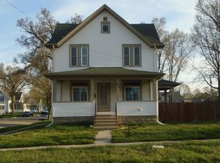 921 Lincoln Ave, Rochelle, IL 61068