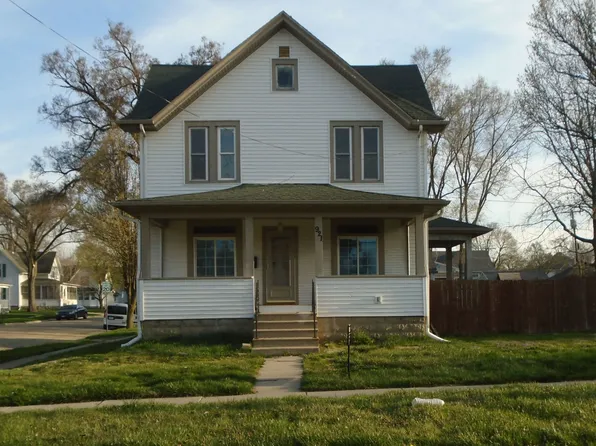 921 Lincoln Ave, Rochelle, IL 61068