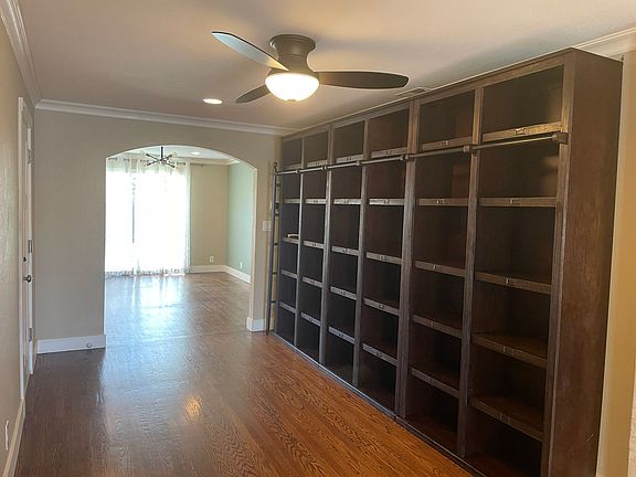 4th image of 2051 Coastland Ave