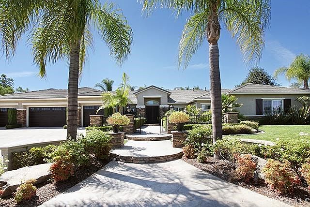 1st image of 1564 Twin Oaks Cir