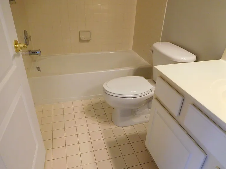 4302 Talmadge Cir — Photo 6