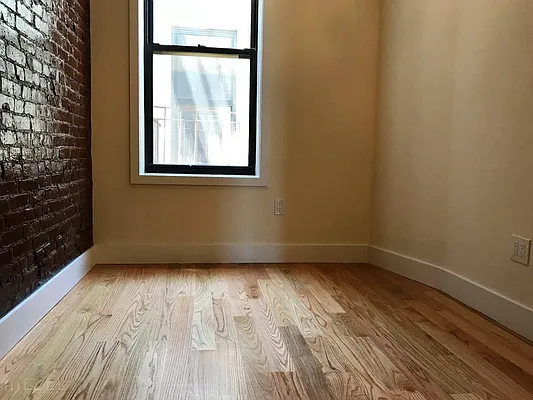 Rented by Hillel Realty Group | media 65