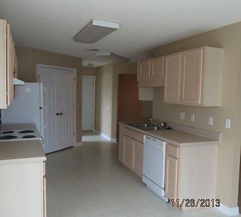 4th image of 10 Remington Dr