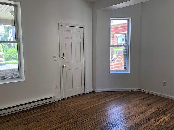 5th image of 802 N Harrison St APT 1