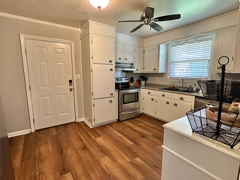 512 Early St — Photo 19