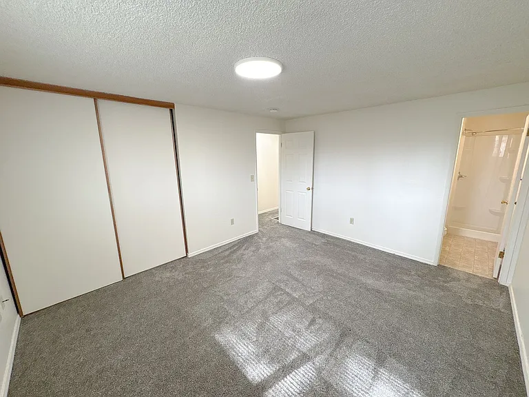 3039-3041 Kane Street — Photo 14