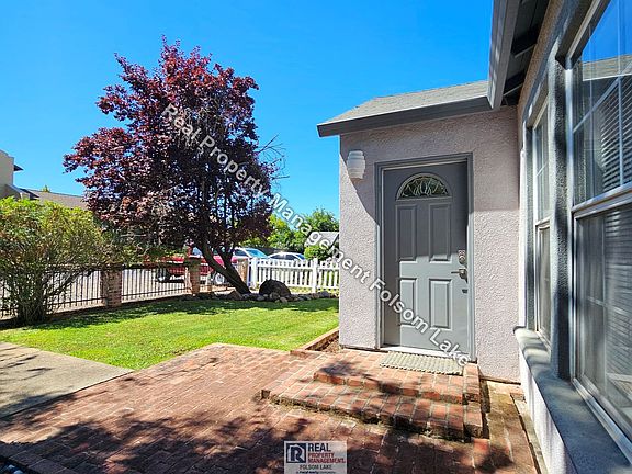 2nd image of 910 Mormon St