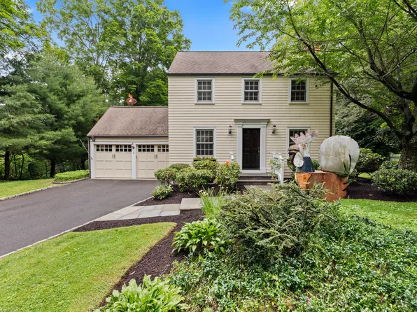 3 Taunton Lane, Newtown, CT 06470