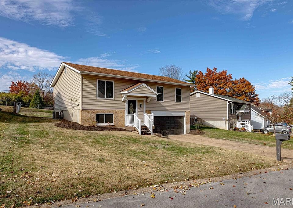 1st image of 34 Fawn Meadows Dr