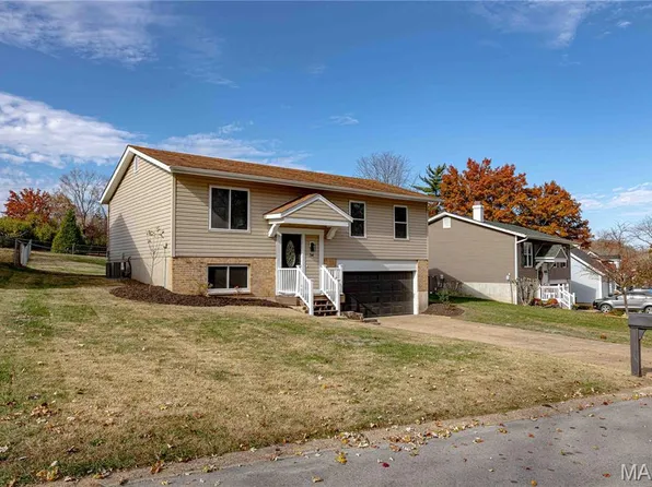 34 Fawn Meadows Dr, Eureka, MO 63025