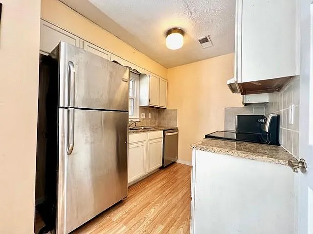 2 bed, 2.5 bath, 1240 sqft, $1,745 — Photo 2