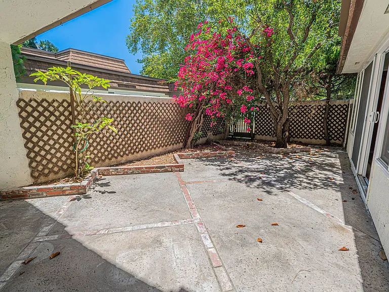 22210 James Alan Cir #8 — Photo 26
