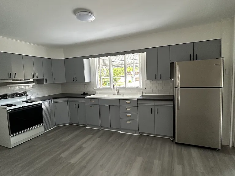 929 Stafford Ave #1 — Photo 3