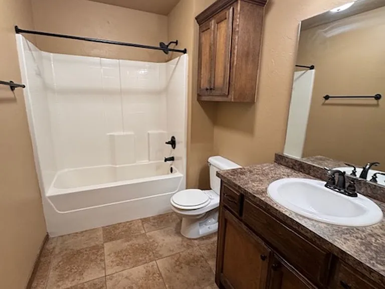 2716 Valley View Dr — Photo 11