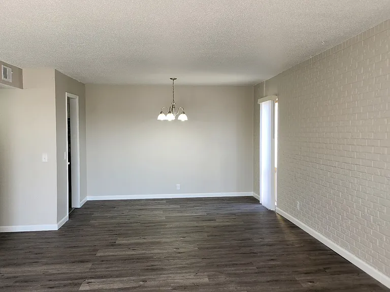 4811 Chicago St #4B — Photo 2