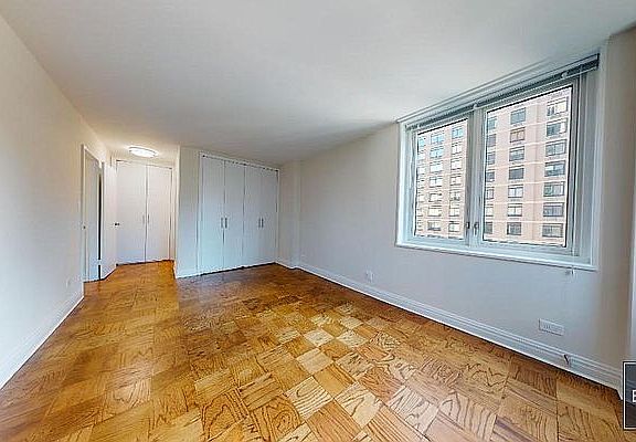 5th image of 400 E 71st St #8EE