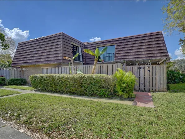 1206 12th Ln #1206, Palm Beach Gardens, FL 33418