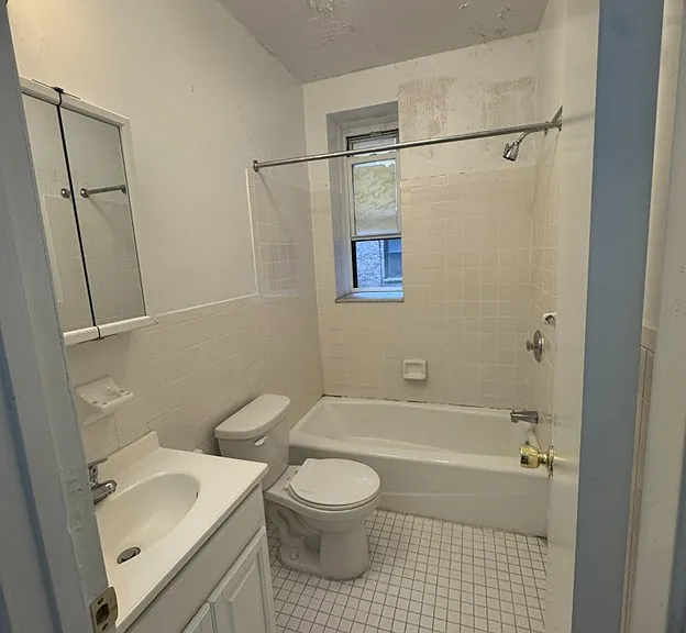 517 W 111th St #2H — Photo 4