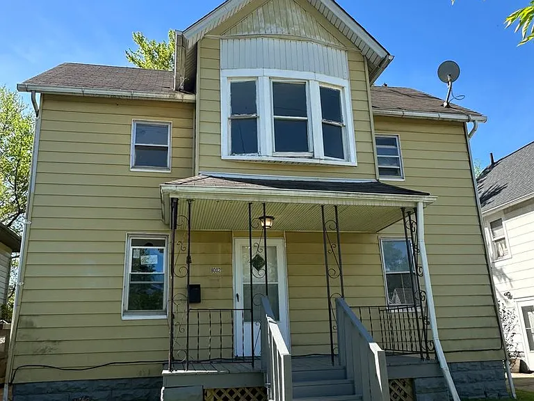 8002 Jeffries Ave — Photo 1