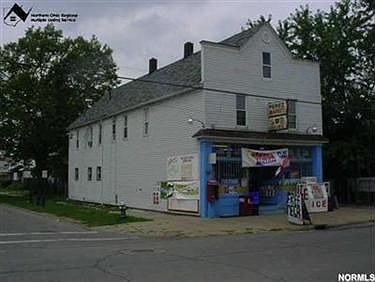 1st image of 1010 W 18th St