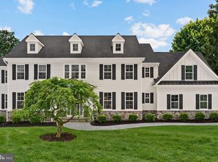 17 Hickory Ln, Malvern, PA 19355