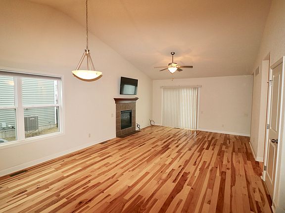 3rd image of 9681 Red Sunset Ct