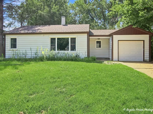 513 Rand Rd, McHenry, IL 60051