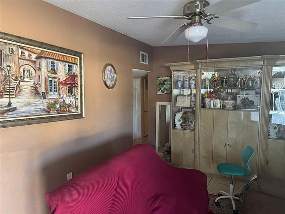 3rd image of 1620 36th St