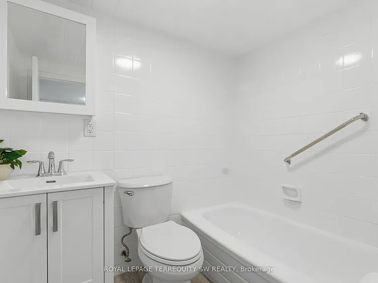 497 Ossington Ave #BASEMENT — Photo 26