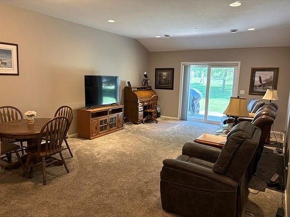 3rd image of 1827 Scenic Heights Ct SW