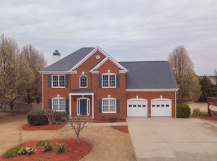 8460 Woodland View Dr, Gainesville, GA 30506