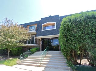 3851 N Parkway Dr APT 21D, Northbrook, IL 60062