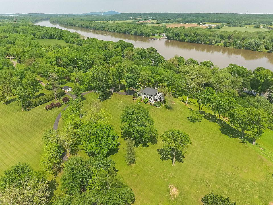 42476 Whites Ferry Rd