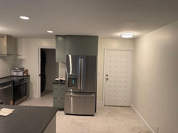 2nd image of 2600 Torrey Pines Rd APT B19