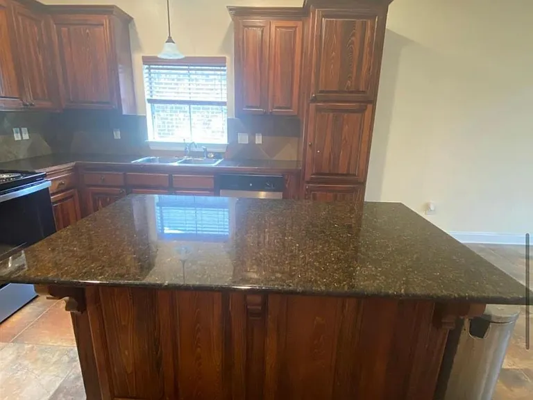 17025 Glenwood Springs Dr — Photo 3