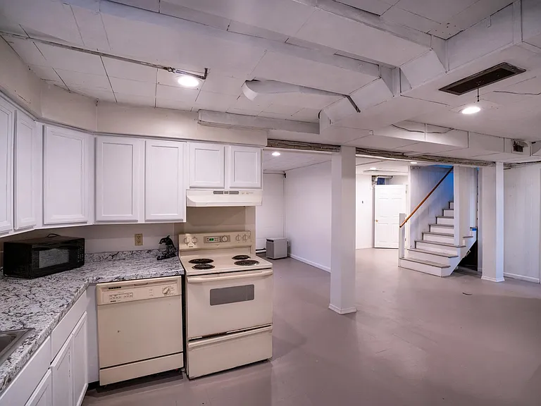 1315 N Atherton St — Photo 23