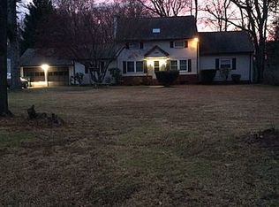 140 Calamus Meadow Rd, Hamden, CT 06514