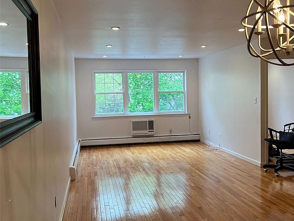 5th image of 21264 16th Ave