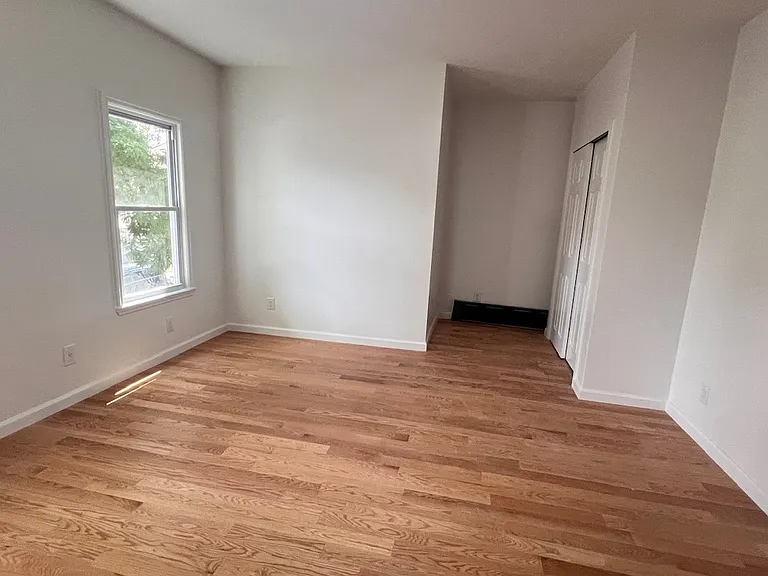 610 E 3rd St #2 — Photo 9