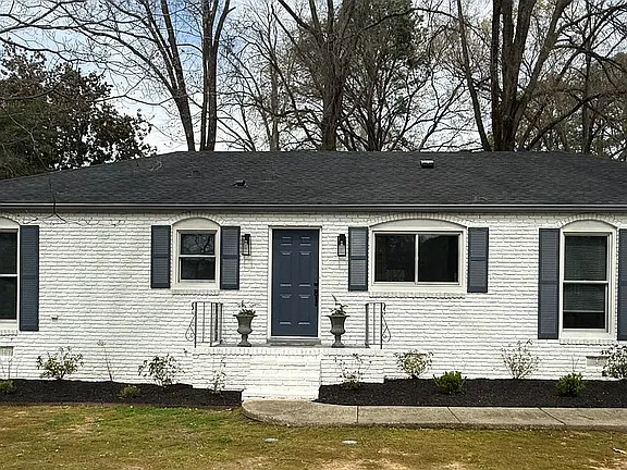 27 Ayers Dr — exterior photo