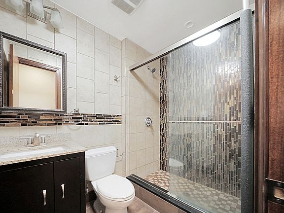 4th image of 173 15th St #3RR