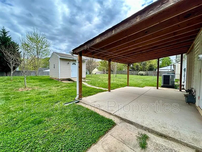 6718 Park Hickory Dr — Photo 15