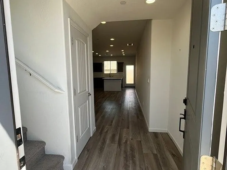 3008 N Creekside St — Photo 3