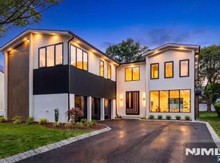 210 Hillcrest Drive, Paramus, NJ 07652