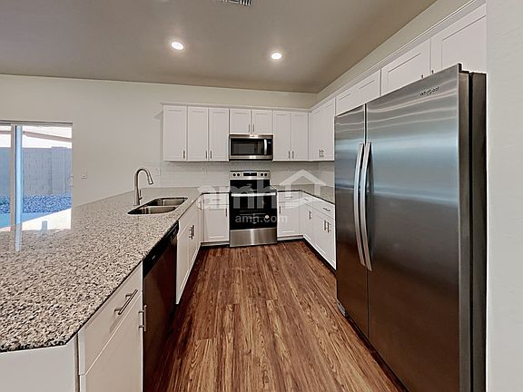 2nd image of 638 W Harbor Dr
