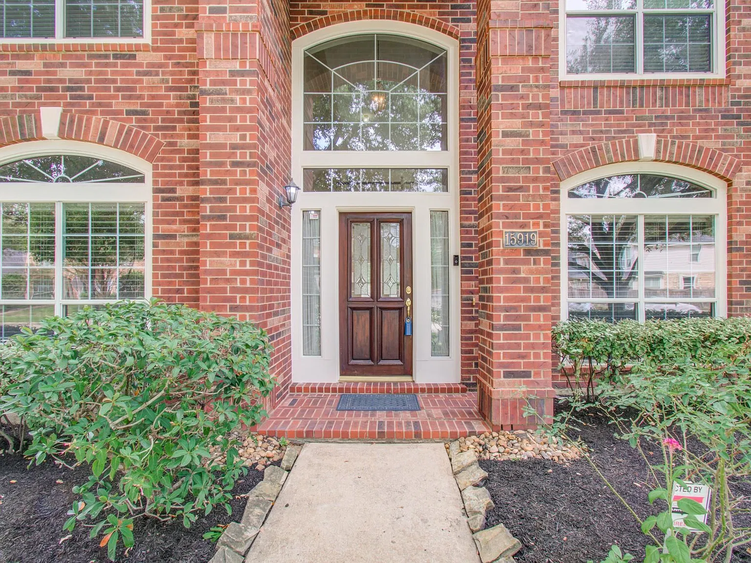 4 bed, 3.5 bath, 3178 sqft, $3,450 — Photo 3