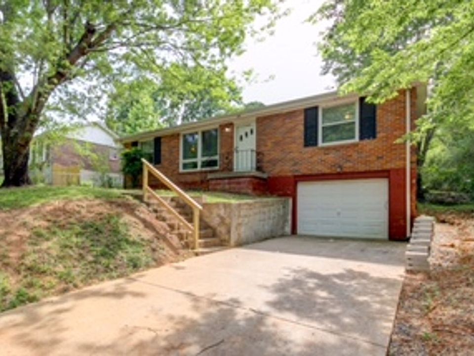 1st image of 821 Hayden Dr