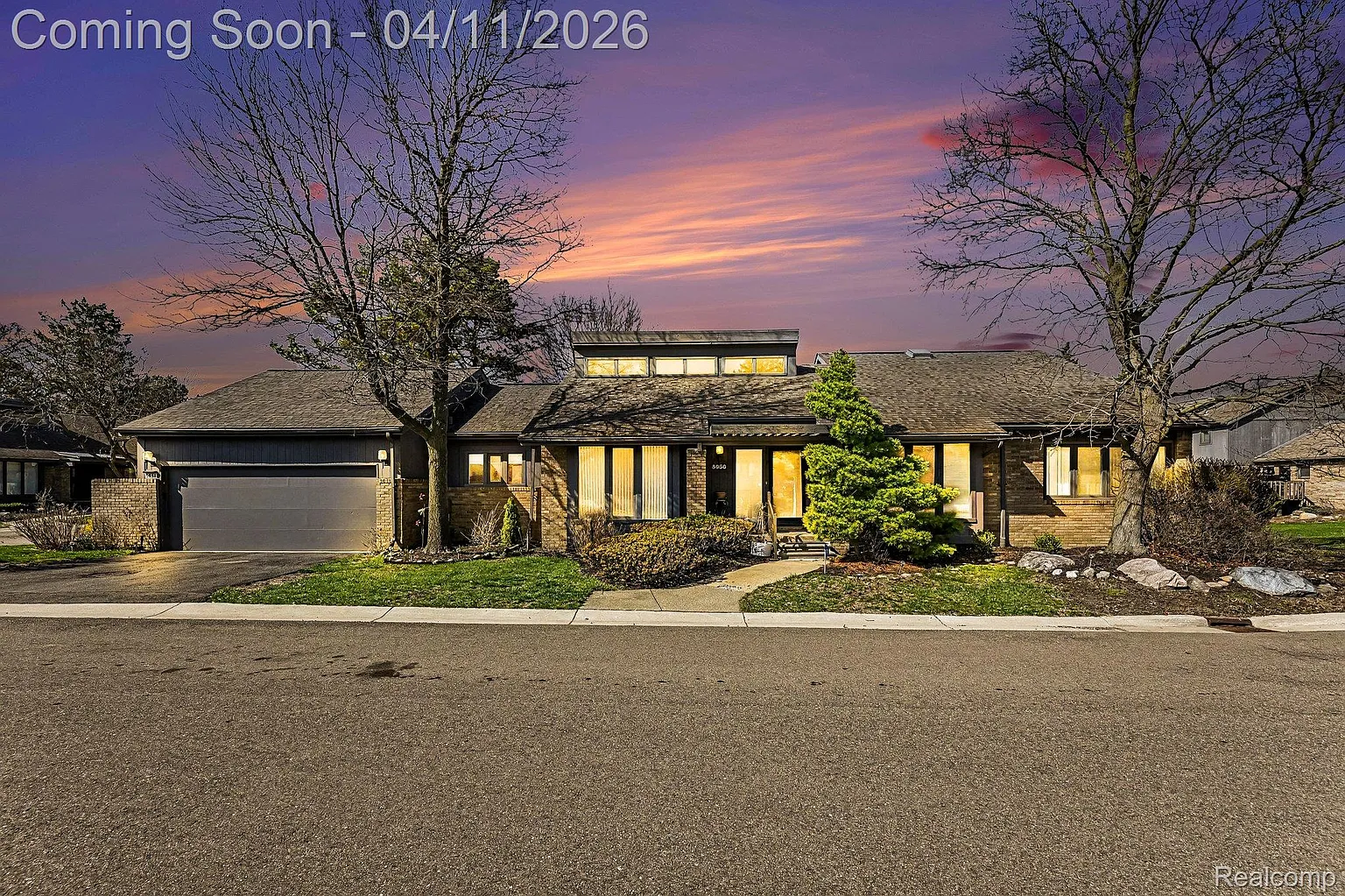 5950 Pinetree Dr photo 1
