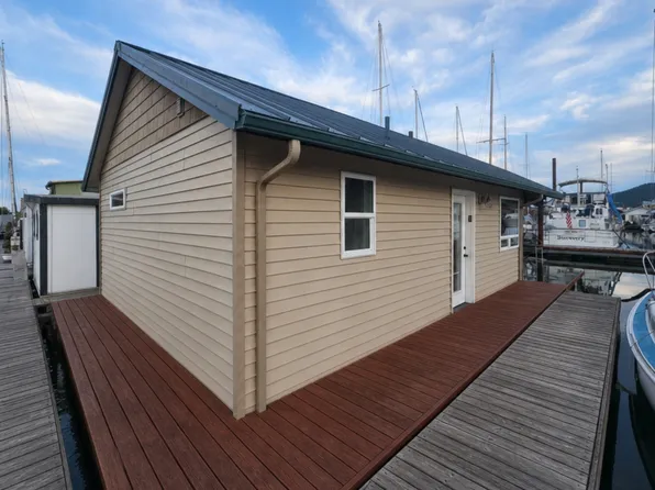 34326 Johnsons Landing Rd #E13, Scappoose, OR 97056